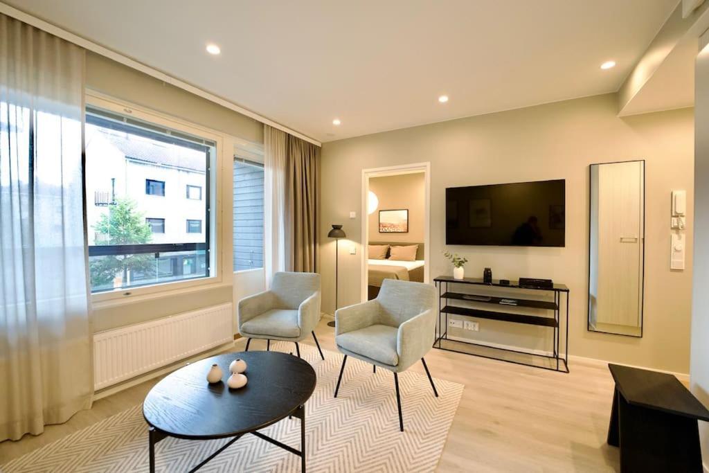 1 Bedroom Master W Sauna - Downtown Apartment *